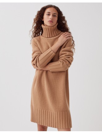 Robe pull col roulé en laine camel