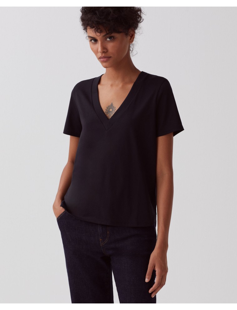 LEA - T-shirt col V en coton black beauty