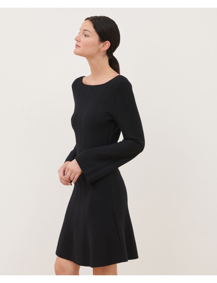 Robe courte en laine mérinos black knit